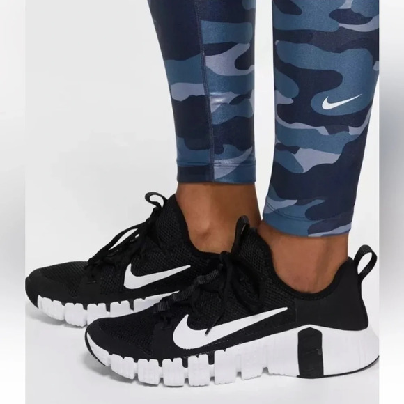 Nike One Womens Dri-FIT Mid-Rise Shiny Camo Legging Blue NWT Size XS - Picture 3 of 9